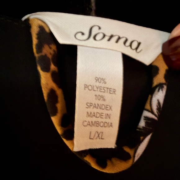 Soma Leopard Print Nightgown and  Robe set with Red and Gold Accents - Picture 7 of 7